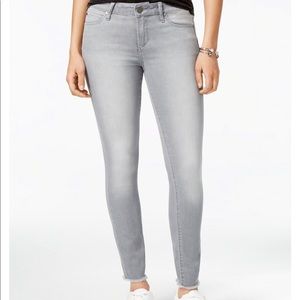 Articles of Society Sarah Skinny Jean in Silver